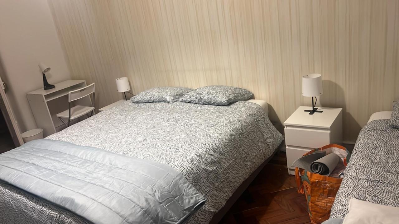 Habitacion Privada Para 3 Grande Con Balcon Lisbon Bagian luar foto