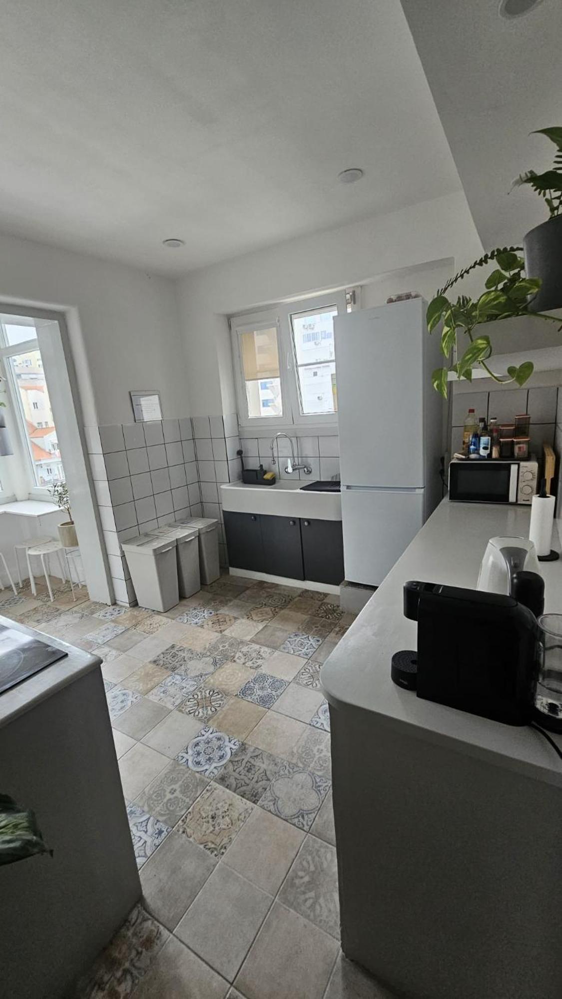 Habitacion Privada Para 3 Grande Con Balcon Lisbon Bagian luar foto